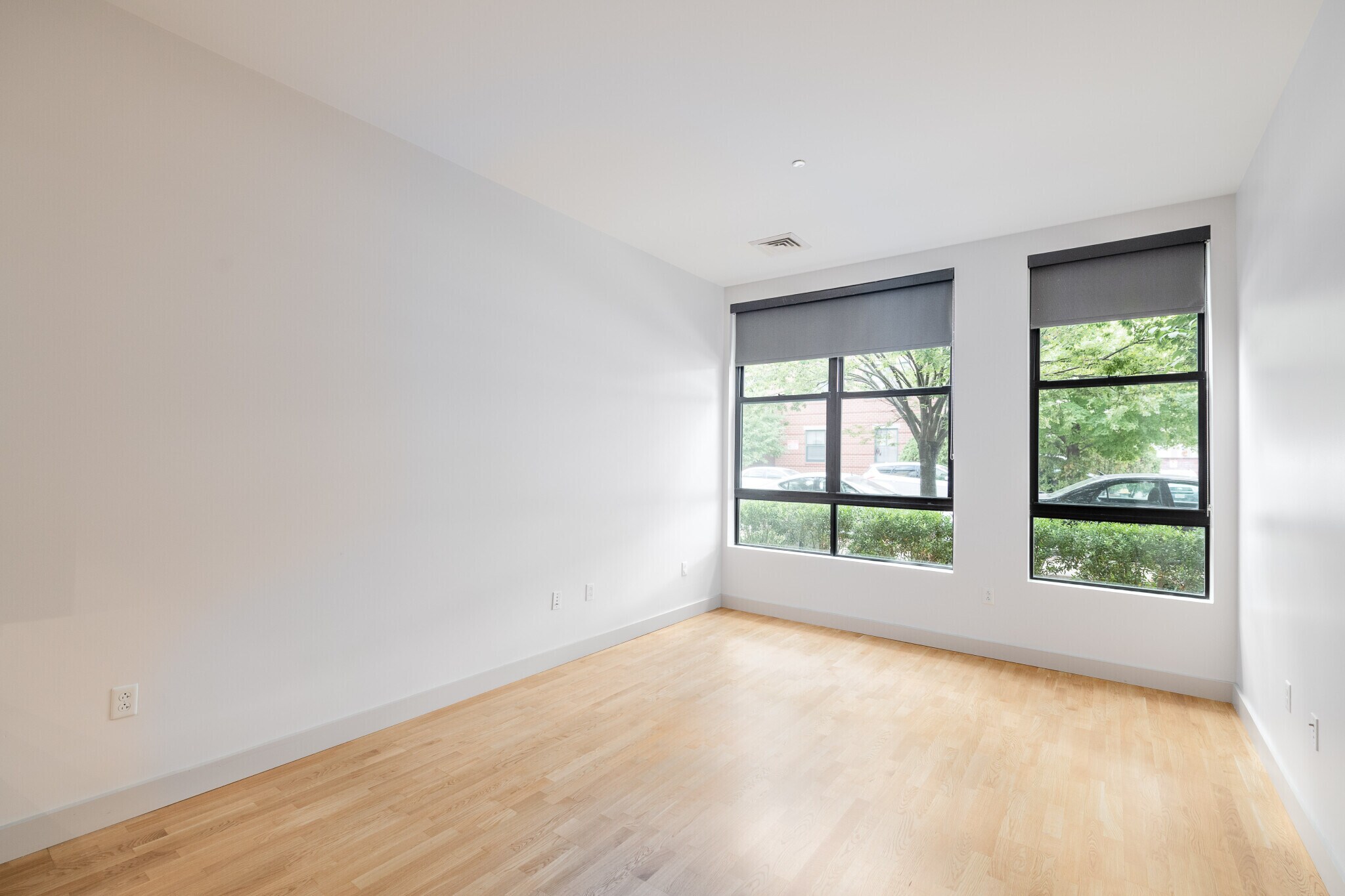 Building Photo - 320 D St