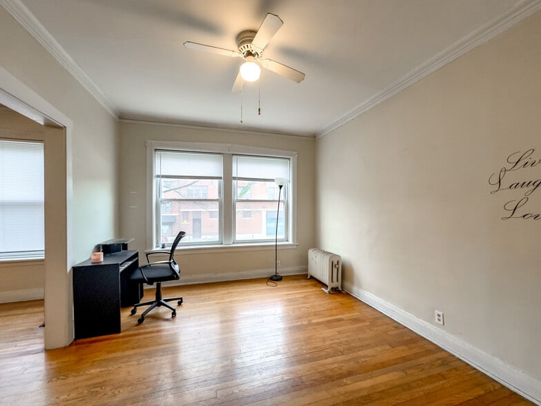 Building Photo - 4400 N Winchester Ave
