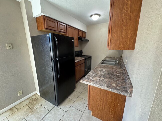 Building Photo - 230 SE 121st Rd