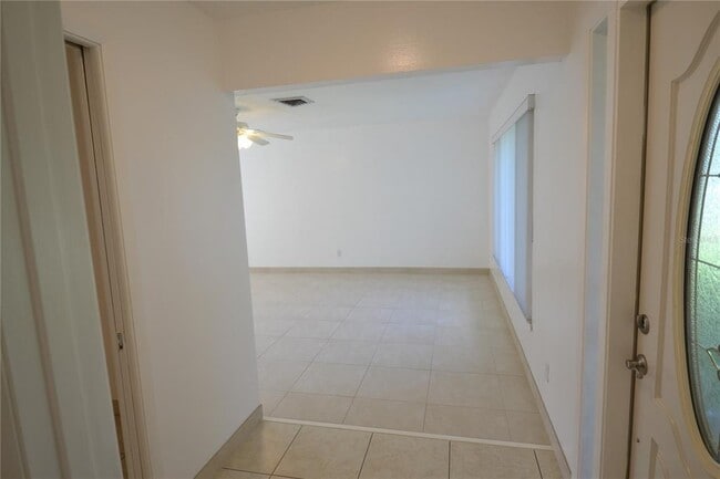 Building Photo - 2357 White Oak Cir
