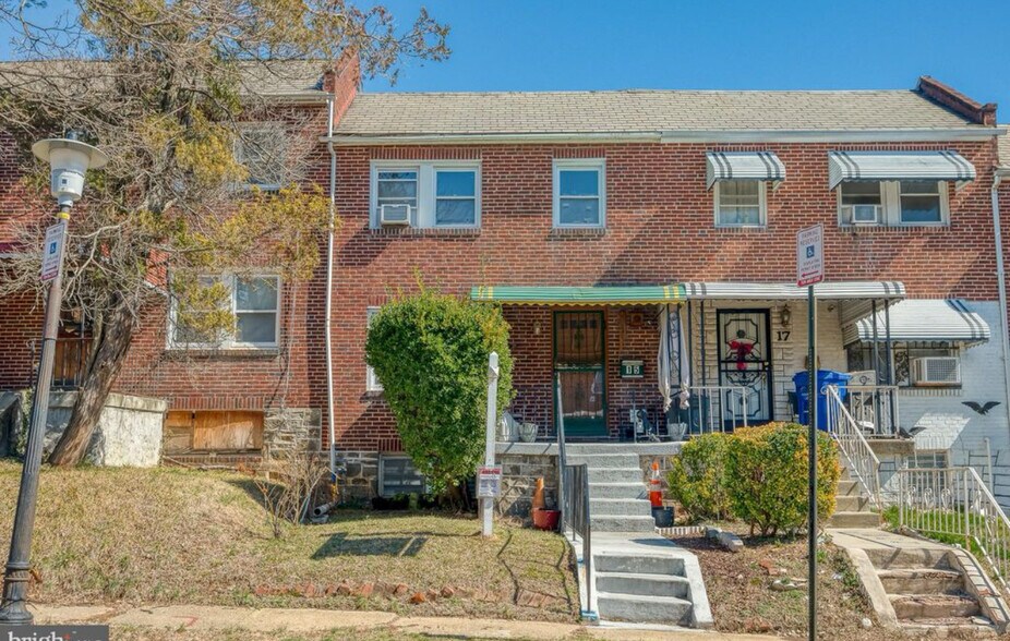 Primary Photo - 15 S Abington Ave