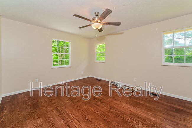 Building Photo - 9608 Clearwater Dr