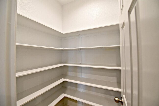 Building Photo - 549 John Muir Trl
