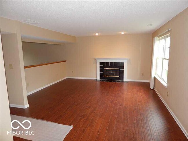 Building Photo - 10477 Blue Springs Ln