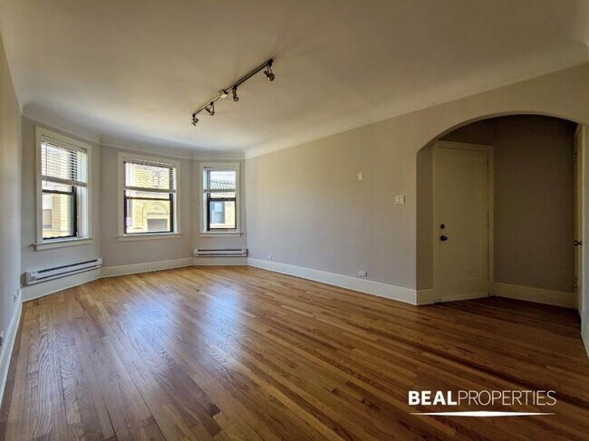 Building Photo - 1 bedroom in CHICAGO IL 60647