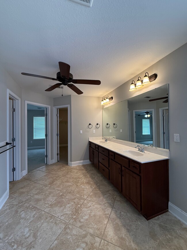 Building Photo - 9722 Misty Meadow Ln