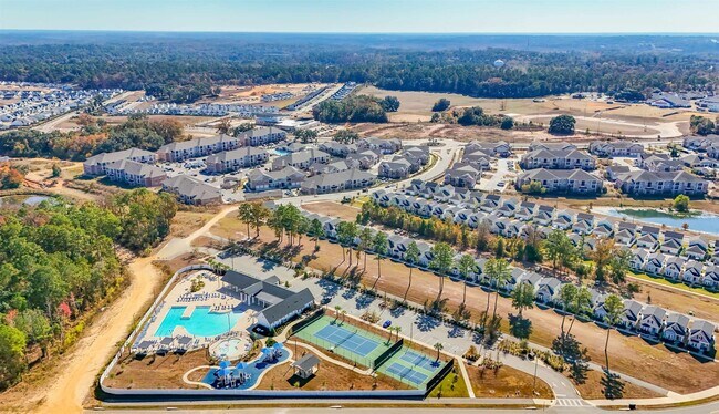Building Photo - 2385 Sweet Valley Hts