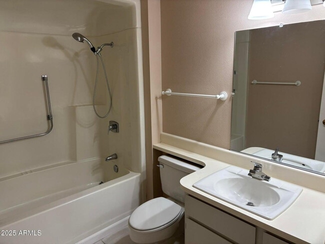 Building Photo - 18002 N 135th Dr