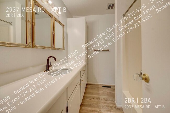 Building Photo - Two bedroom condo close to Garden of the G...