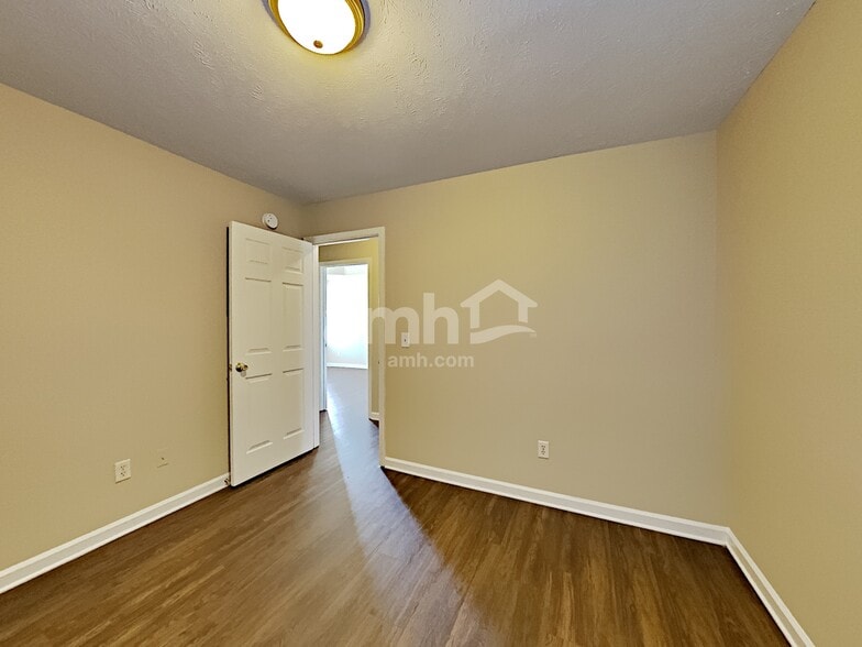 Building Photo - 1109 Benton Mason Dr