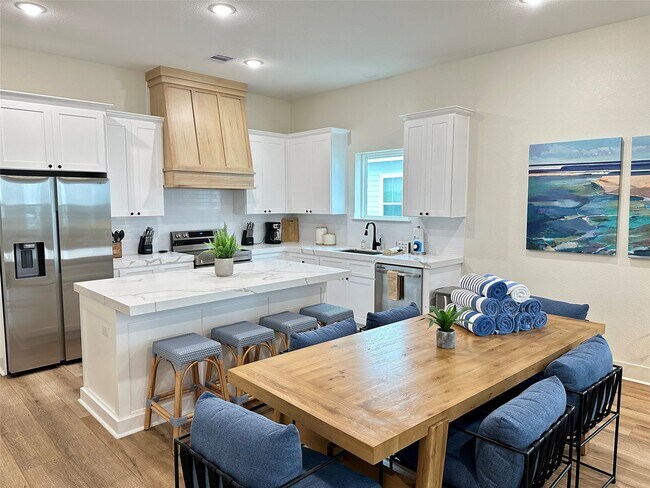 Building Photo - 2503 103rd St