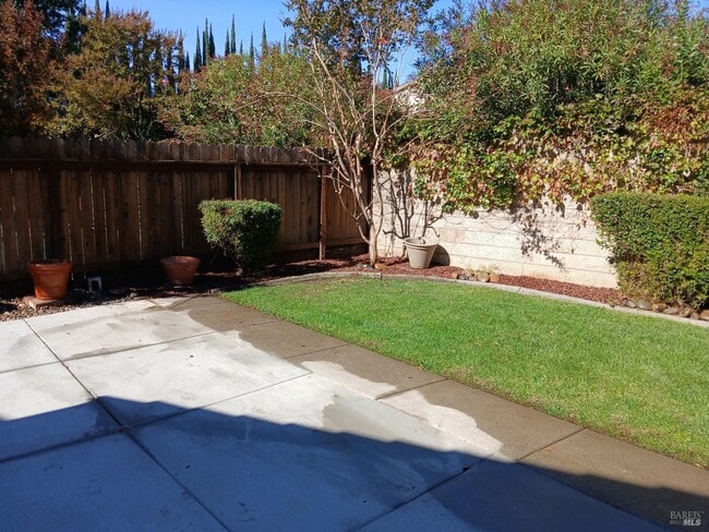 Building Photo - 413 Morales Ct