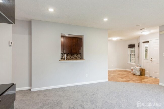 Building Photo - 705 Sunshine Ct