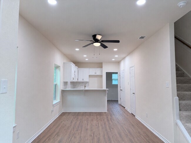 Building Photo - 4196 Sam Houston Rd