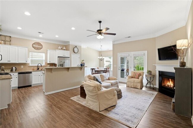 Building Photo - 318 Argyle Ct