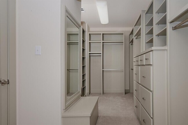 Building Photo - 514 Cortlandt St