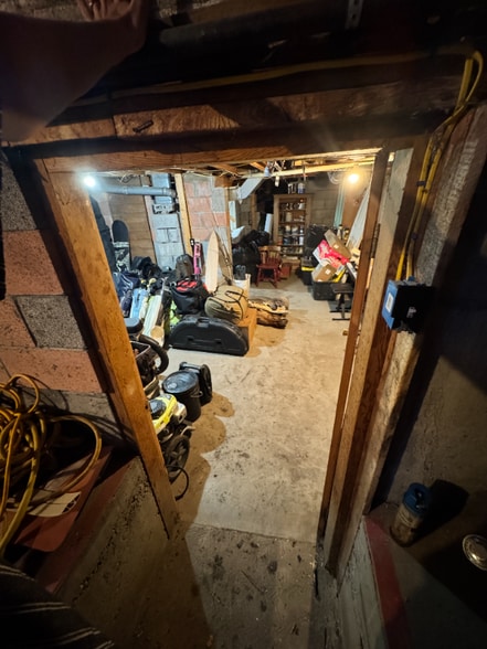 Building Photo - 217 S G St