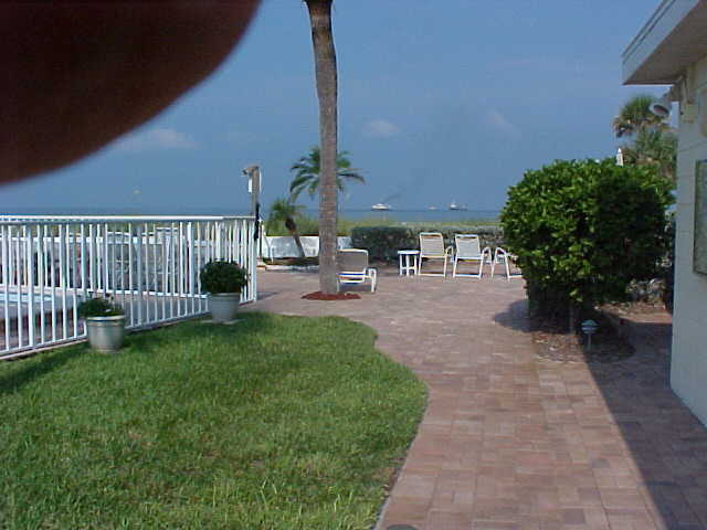 Building Photo - 1205 Tarpon Center Dr