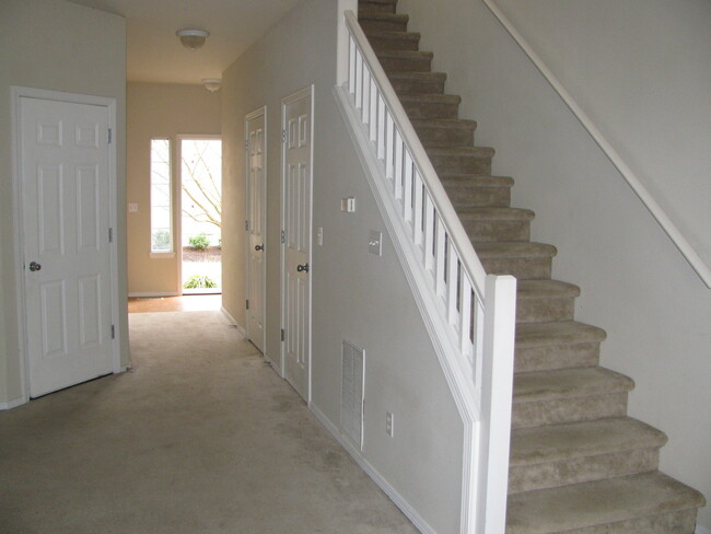 Building Photo - 4327 SE Chelsea Ln