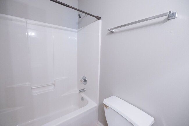 Building Photo - Charming 3 bedroom 2 bath ranch style home...