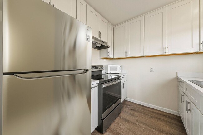 Building Photo - Coastal Comfort in Pleasure Point – Modern...