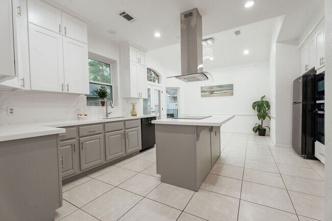 Building Photo - 127 S Copperknoll Cir