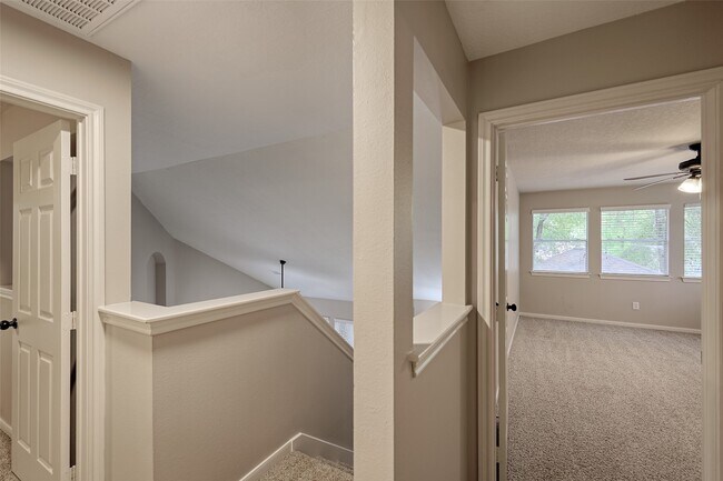 Building Photo - 10 Hancock St