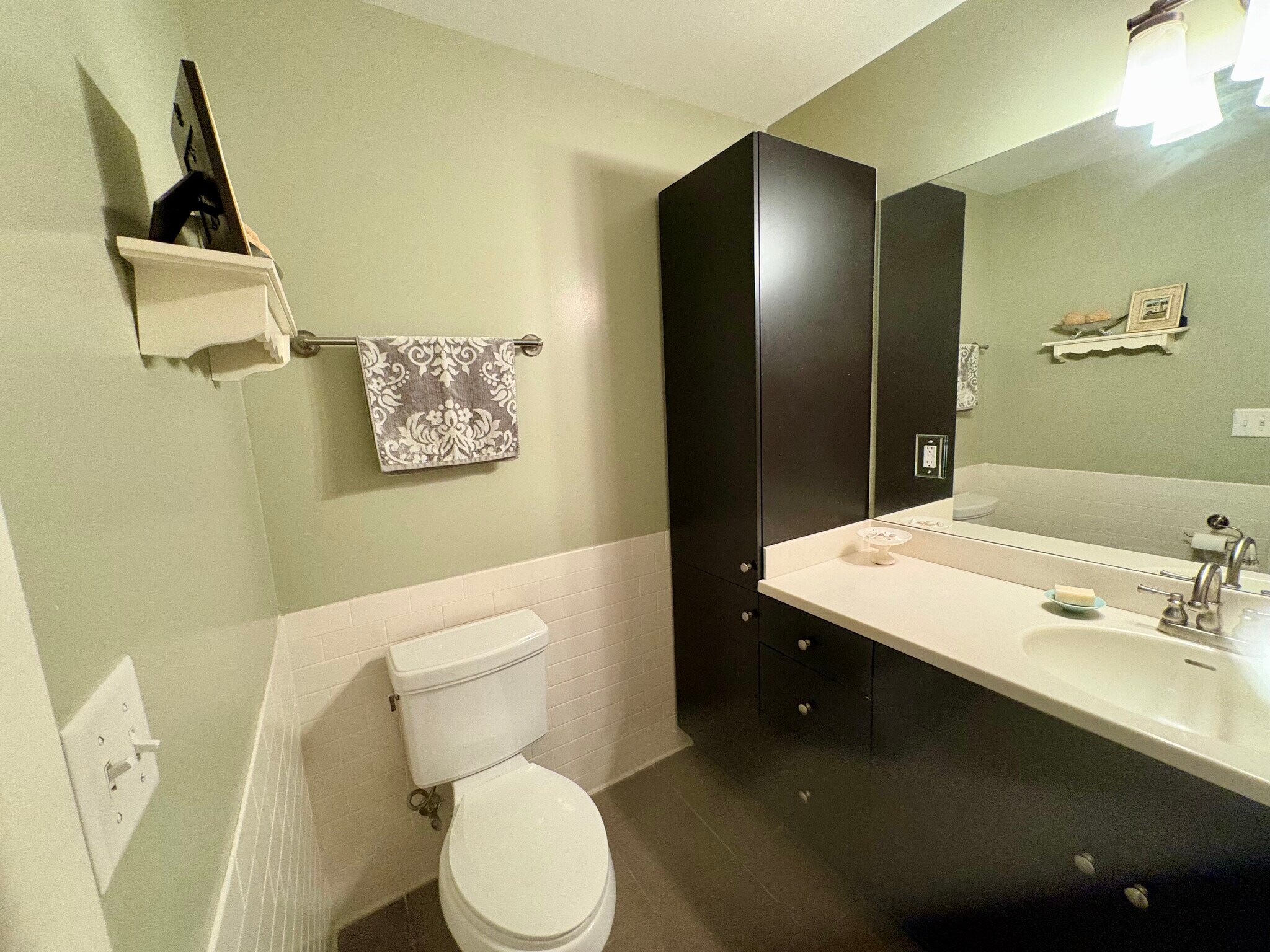 Building Photo - 200 Manufacturers Rd