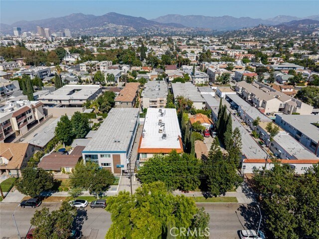Building Photo - 909 E Garfield Ave