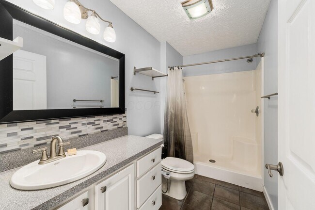 Building Photo - 5179 Mantua Dr