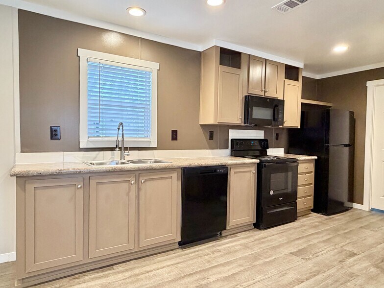 Building Photo - 109 Janice St