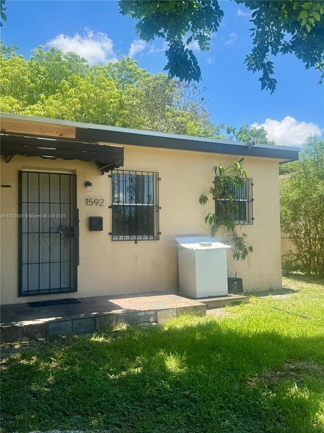 Primary Photo - 1592 NW 56th St