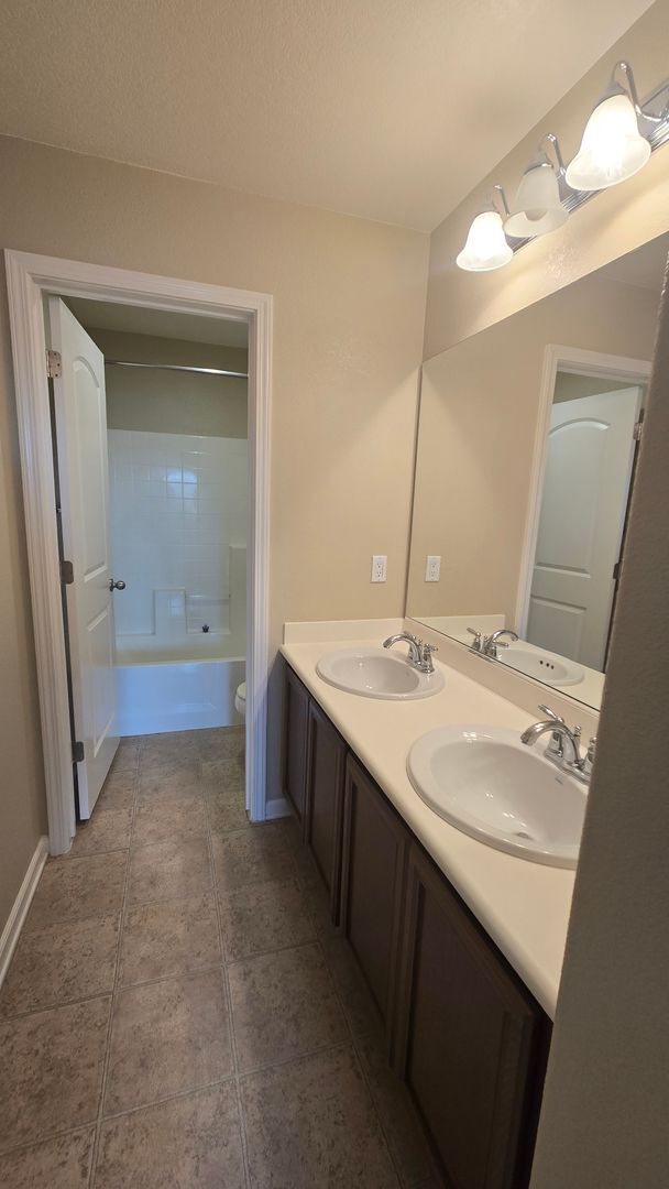 Building Photo - 5421 Tejon Ridge Ct