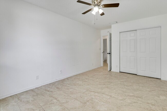 Building Photo - 14616 Autumn Ave