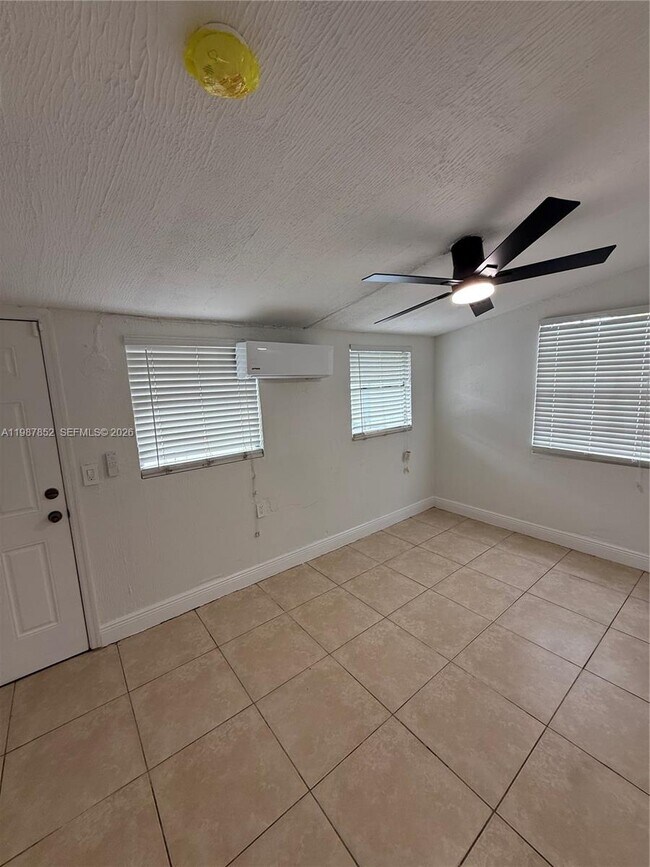 Building Photo - 7320 Ramona St