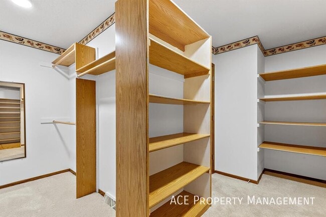 Building Photo - 5116 Stoney Creek Ct