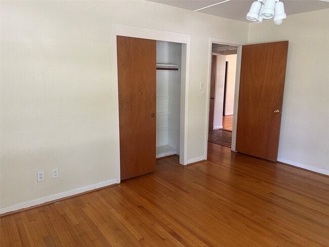 Building Photo - 3715 Latma Dr