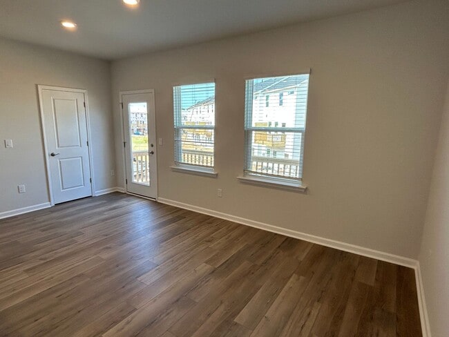 Building Photo - NEW 4 bed/3.5 bath townhome for rent in Apex