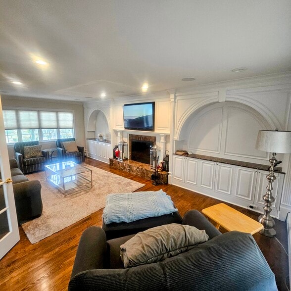 Building Photo - 10 Foxwood Ln