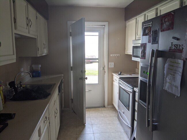 Building Photo - 7290 Lunitas Ln