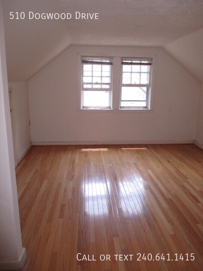 Building Photo - 510 Dogwood Dr