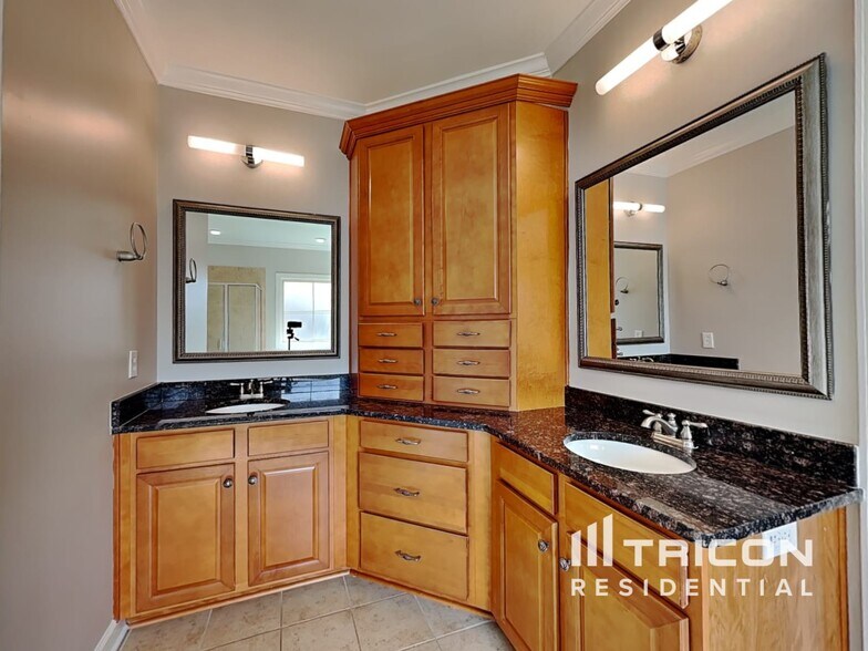 Building Photo - 172 Churchland Dr