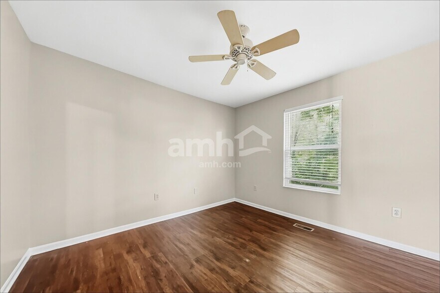 Building Photo - 2626 Sterling Ter