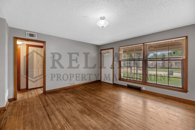 Building Photo - 6114 E Rockwood Rd