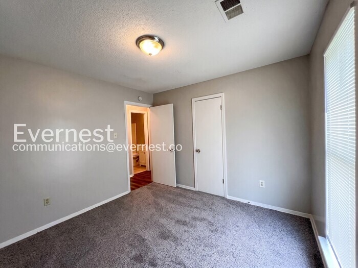 Building Photo - 6420 Sandhurst Rd
