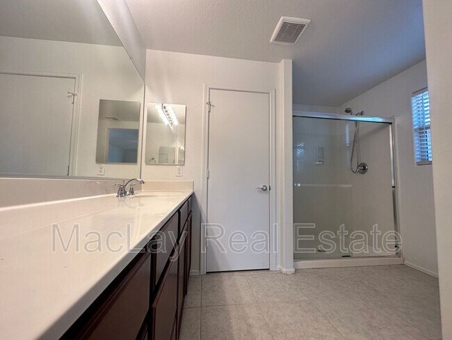 Building Photo - 2538 N 73rd Dr