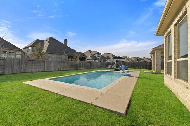Building Photo - 17366 Camillia Trails