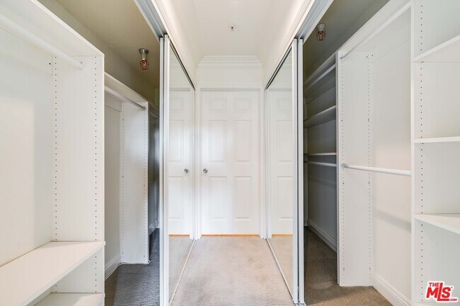 Building Photo - 1508 Veteran Ave