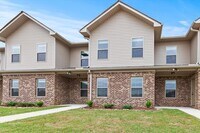 Building Photo - Lower Rent!