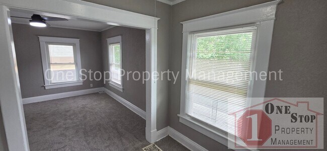 Building Photo - Beautiful 3 Bedroom 2 Bathroom in Kansas City!